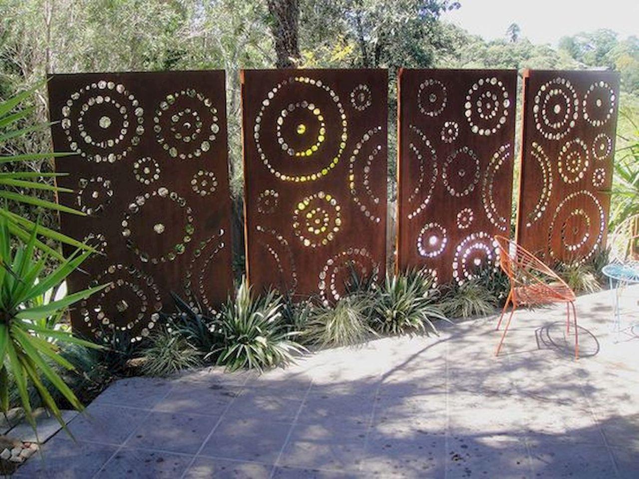 Affordable-Backyard-Privacy-Fence-Design-Ideas-49