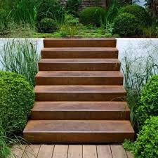 生锈耐候钢花园楼梯
