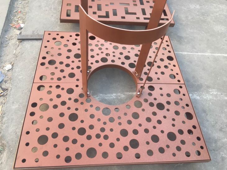 预先生锈的Corten Steel Tree Guard