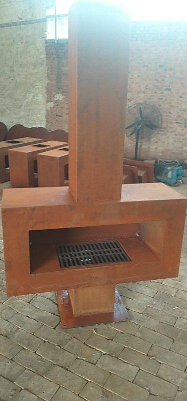 Corten Fire Pit与Chiminey