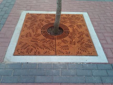 Rust Steel Metal Tree Grill