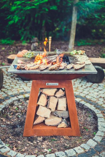 木材和木炭燃料烧烤