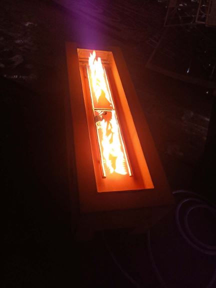 亚马逊出售Corten Gas Firepit表