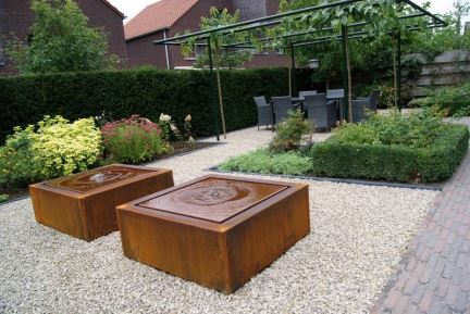 花园Corten钢水桌