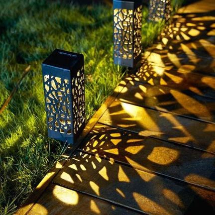 金属花园灯塔太阳能灯笼