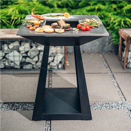 广场QUANCorten金属FirepitGrill