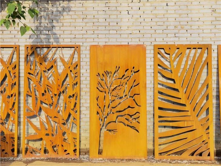 表面生锈的软木ten Steel Fence Panels