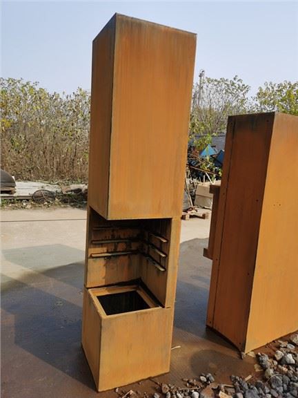 大火管道与Grill室外烧木Corten钢炉